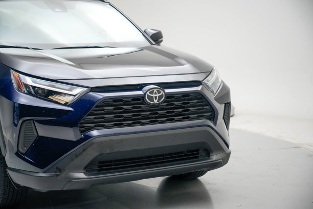 Used 2025 Toyota RAV4 XLE AWD/4WD image 9