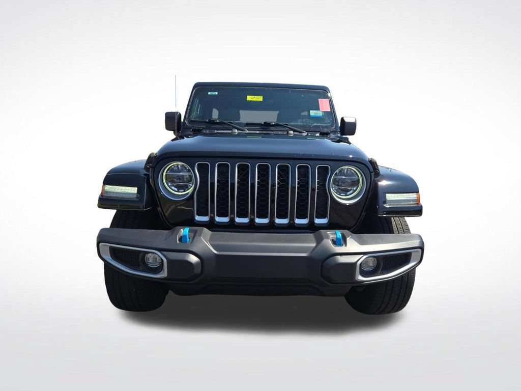 Used 2022 Jeep Wrangler Unlimited Sahara w/ Cold Weather Group AWD/4WD image 9