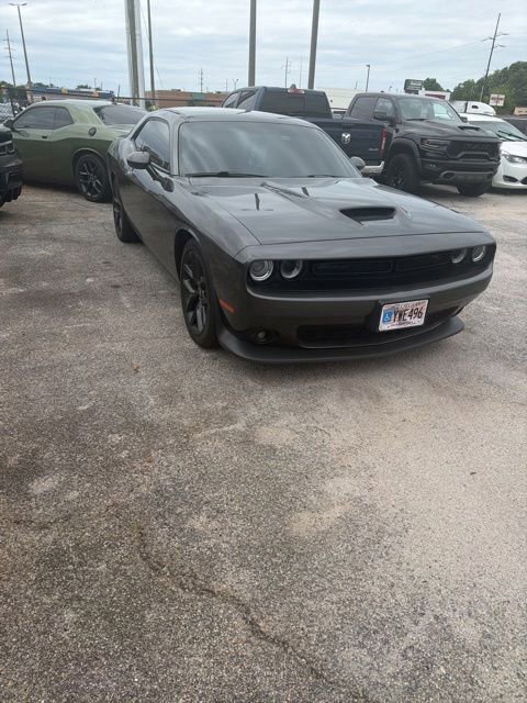 Used 2022 Dodge Challenger R/T w/ Blacktop Package RWD image 2