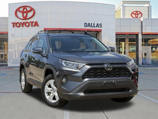 Used 2021 Toyota RAV4 XLE w/ Convenience Package FWD image 1