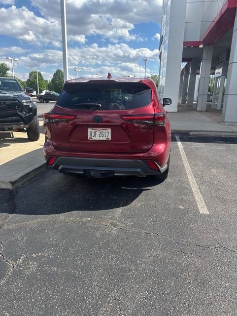 Used 2023 Toyota Highlander Limited AWD/4WD image 5