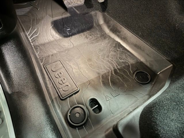 Used 2023 Jeep Gladiator Mojave w/ LED Lighting Group AWD/4WD image 17