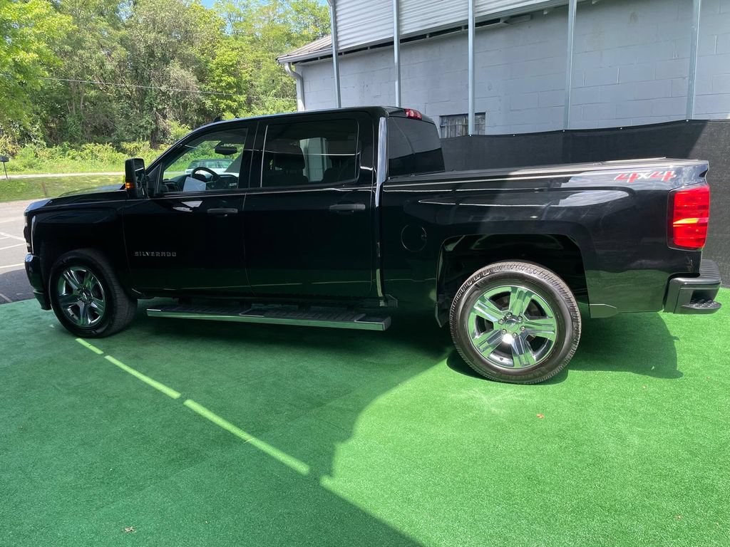 Used 2018 Chevrolet Silverado 1500 Custom w/ Custom Value Package AWD/4WD image 19
