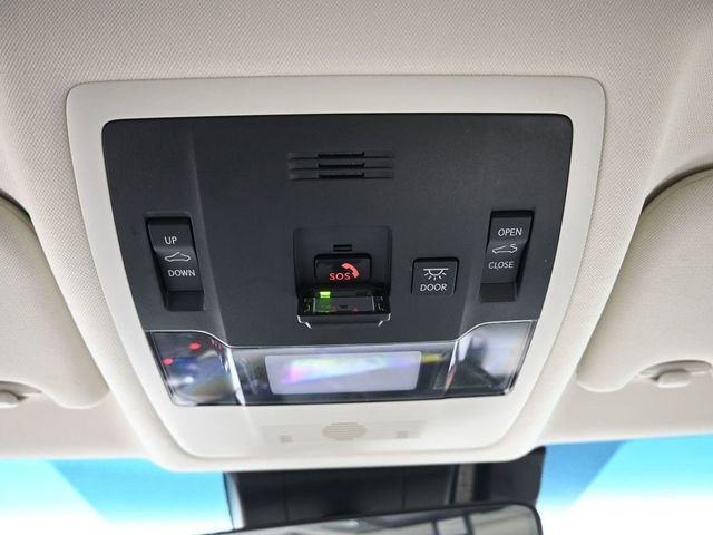 Used 2021 Lexus ES 300h w/ Accessory Package image 21