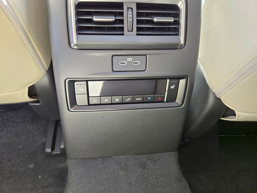 New 2026 MAZDA CX-90 Plug-In Hybrid w/ Preferred image 16