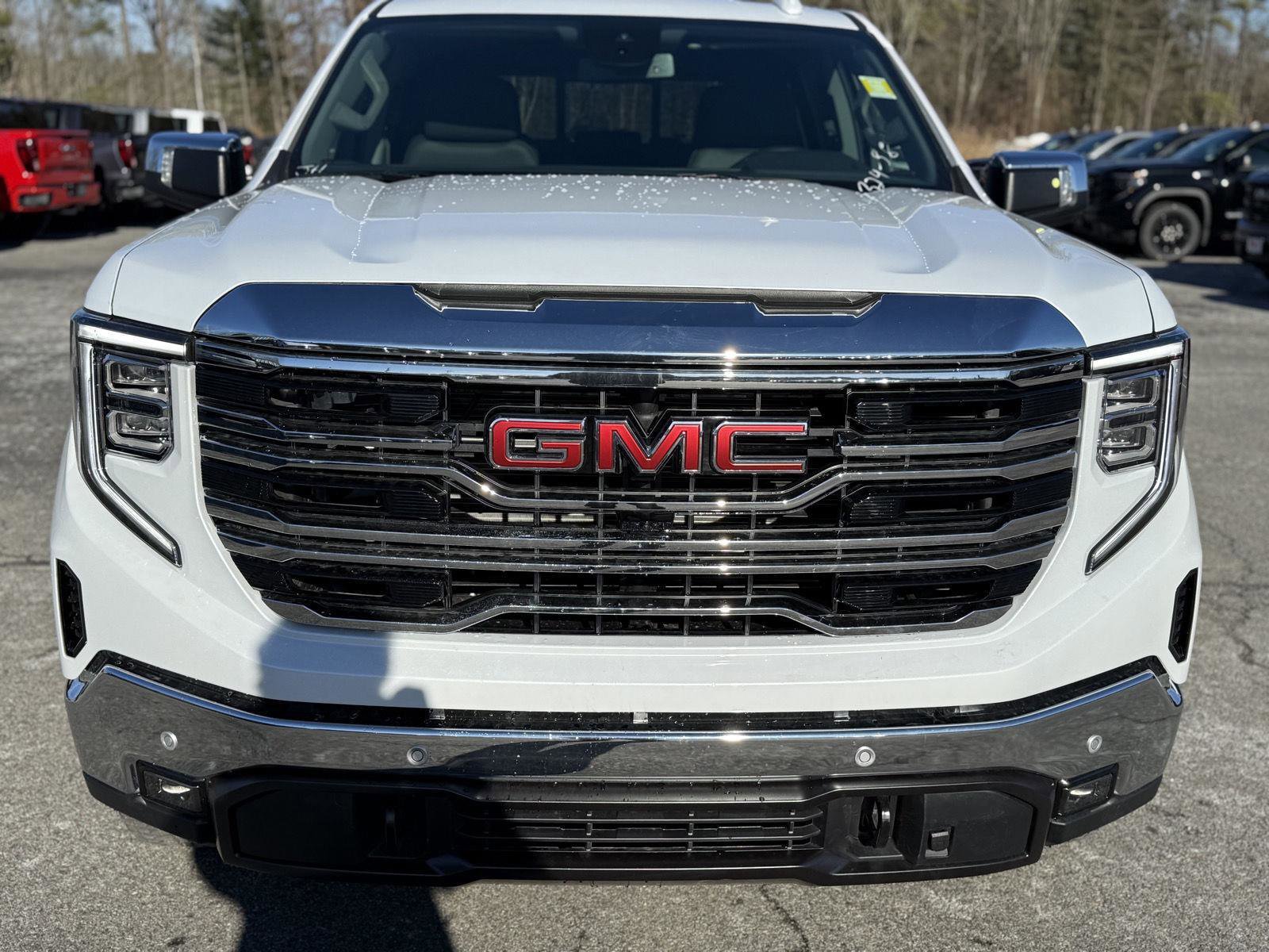 New 2026 GMC Sierra 1500 SLT image 2