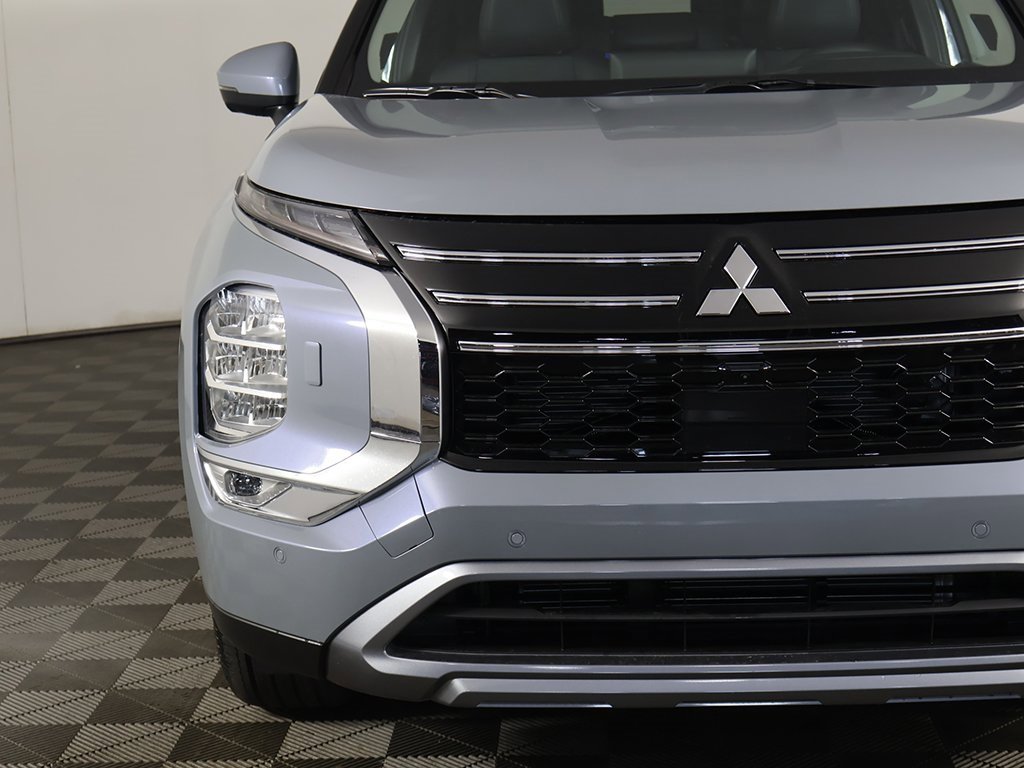 New 2025 Mitsubishi Outlander SE image 15