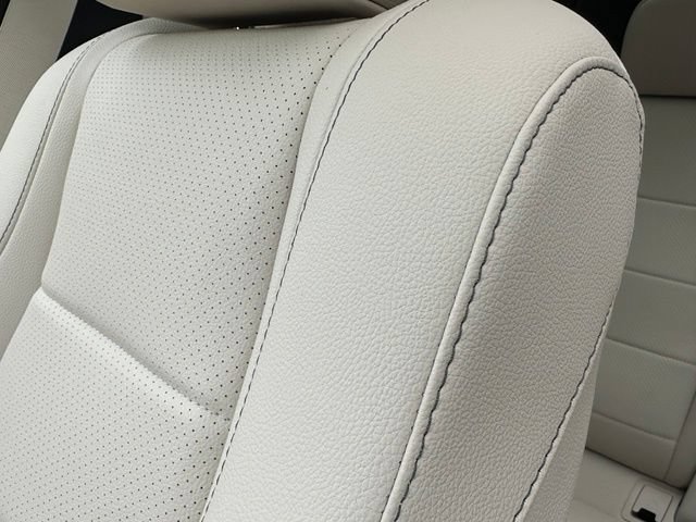 Used 2025 Mercedes-Benz GLS 450 4MATIC w/ AMG Line Exterior image 30