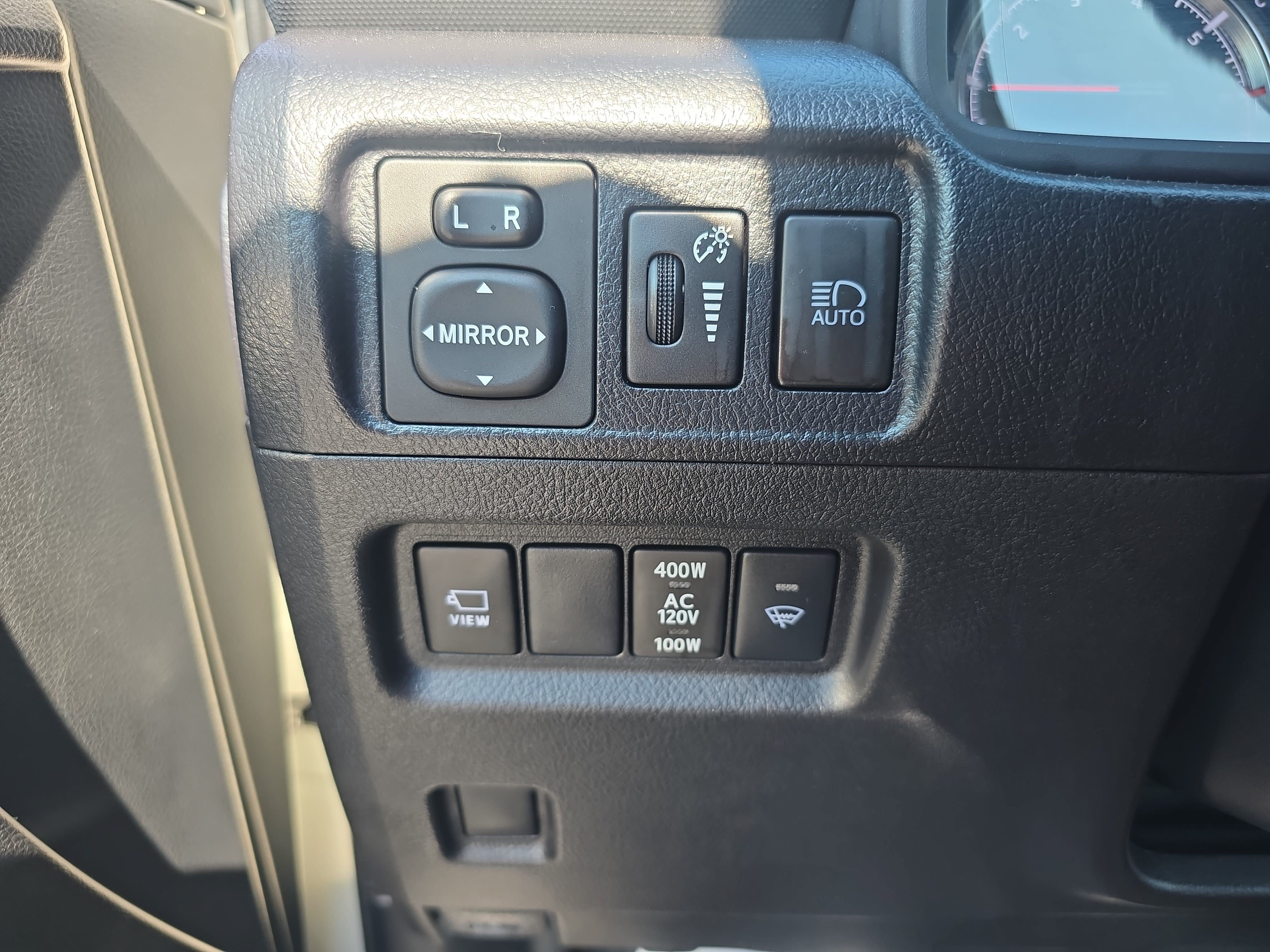 Used 2022 Toyota 4Runner Limited AWD/4WD image 25