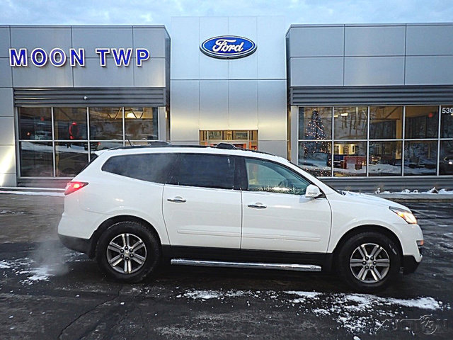 Used 2017 Chevrolet Traverse LT image 1