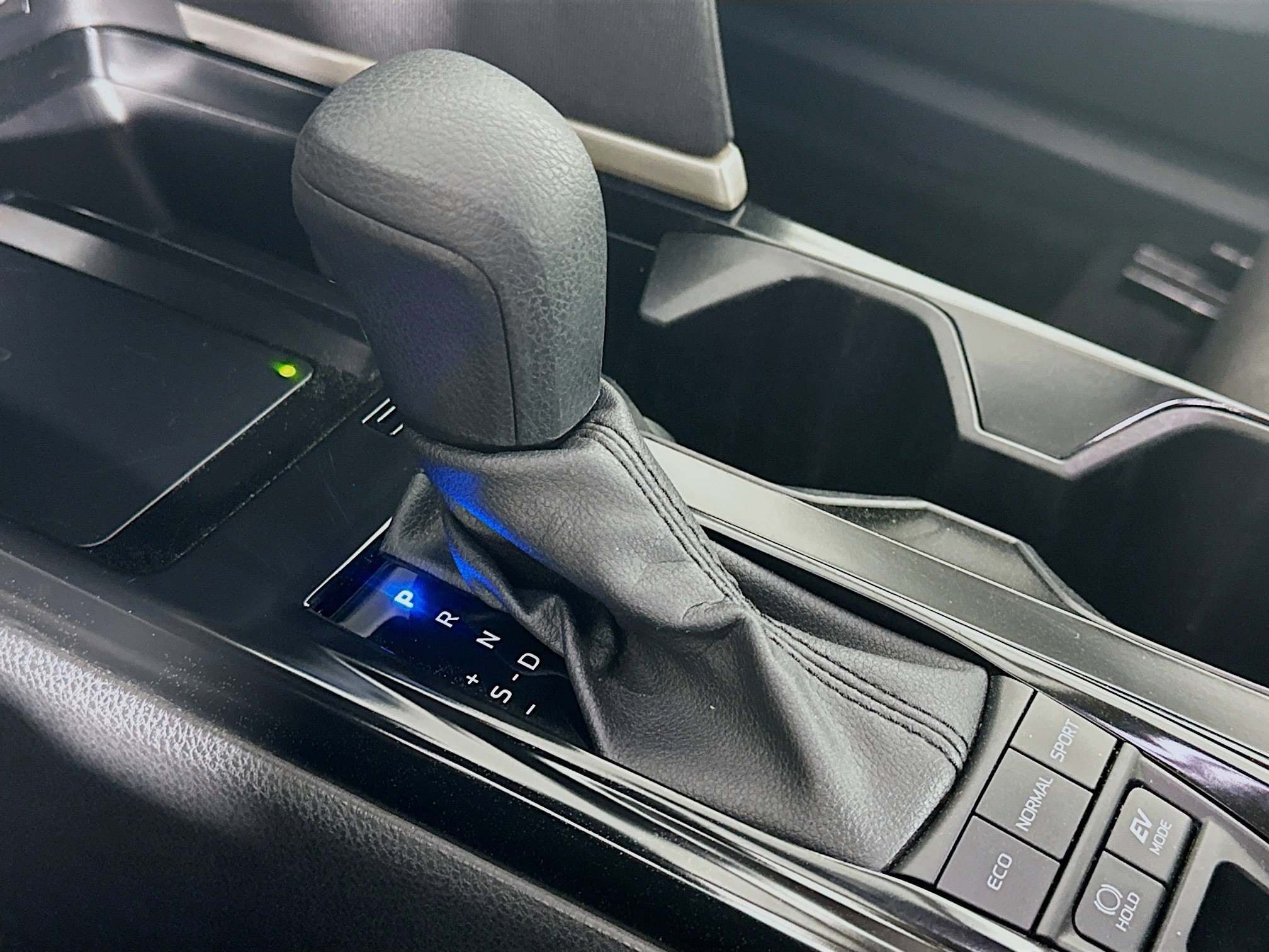 Used 2025 Toyota Camry LE image 25