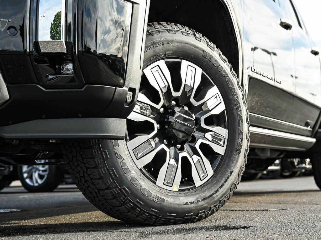 New 2026 GMC Sierra 3500 Denali w/ Denali Reserve Package image 6