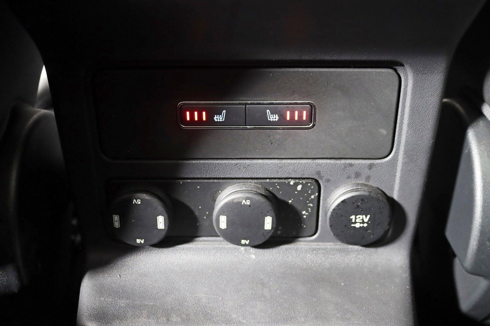 Used 2019 Jaguar F-PACE Premium image 24