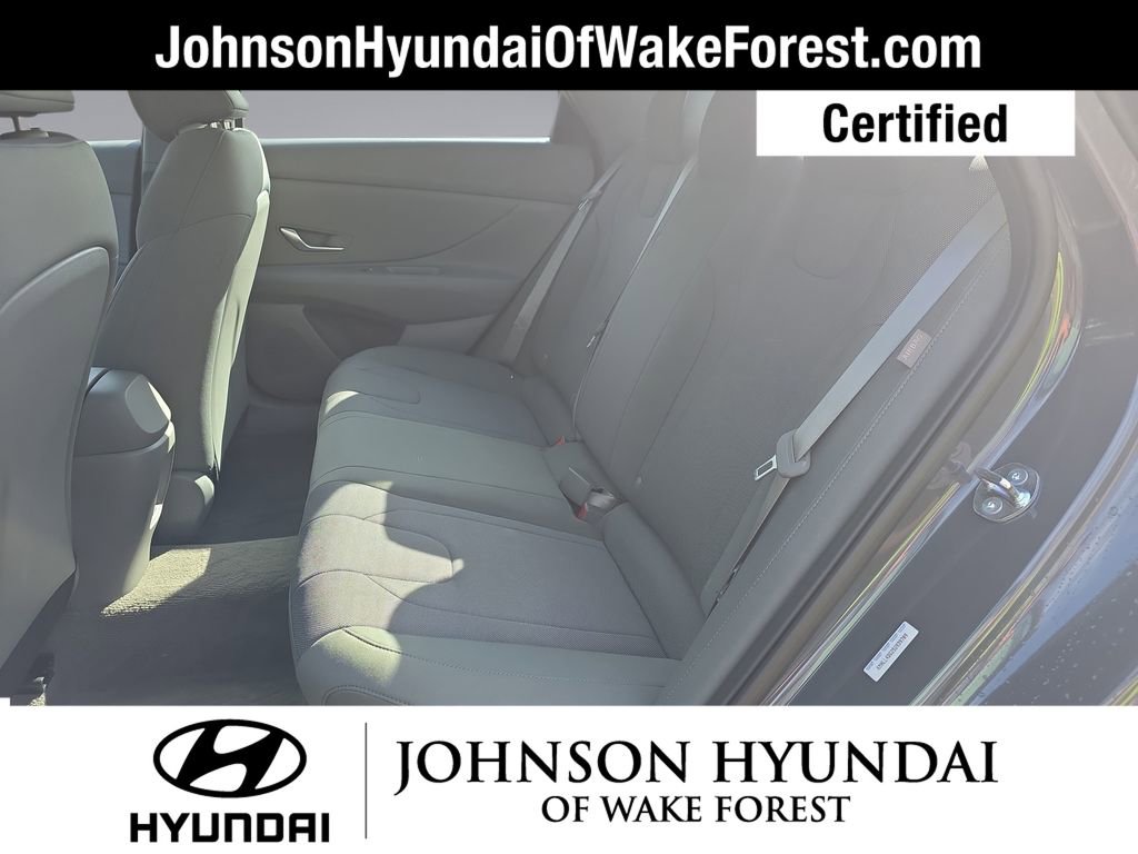 Certified 2025 Hyundai Elantra SE image 21