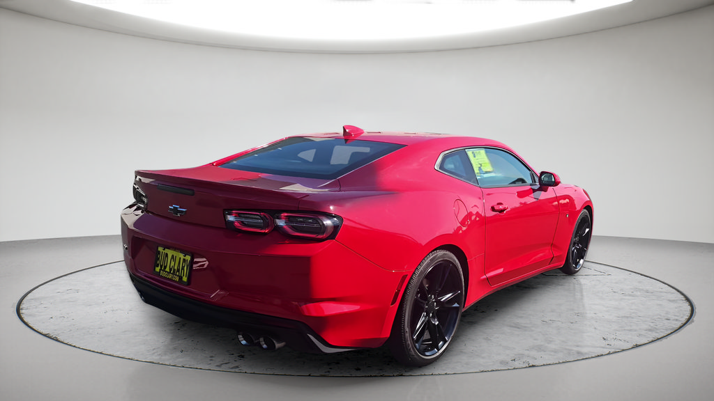 Used 2019 Chevrolet Camaro LT RWD image 5