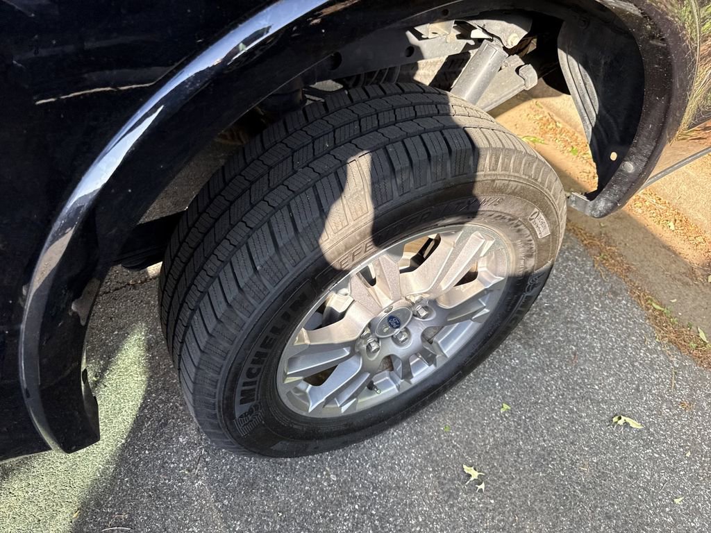 Used 2019 Ford F150 Lariat w/ Trailer Tow Package RWD image 18