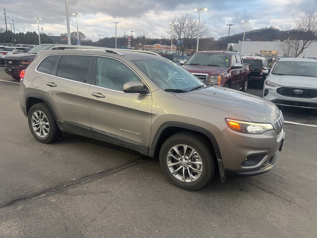 Used 2021 Jeep Cherokee Latitude Lux w/ Comfort/Convenience Group image 2