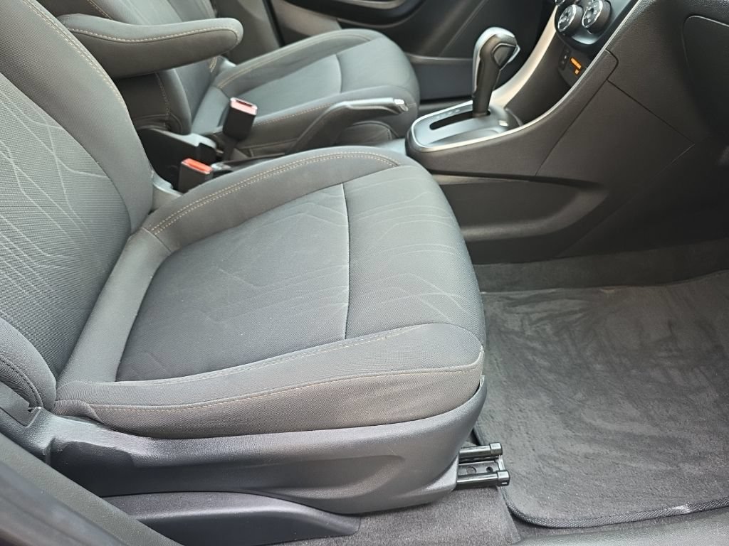 Used 2018 Chevrolet Trax LT AWD/4WD image 23