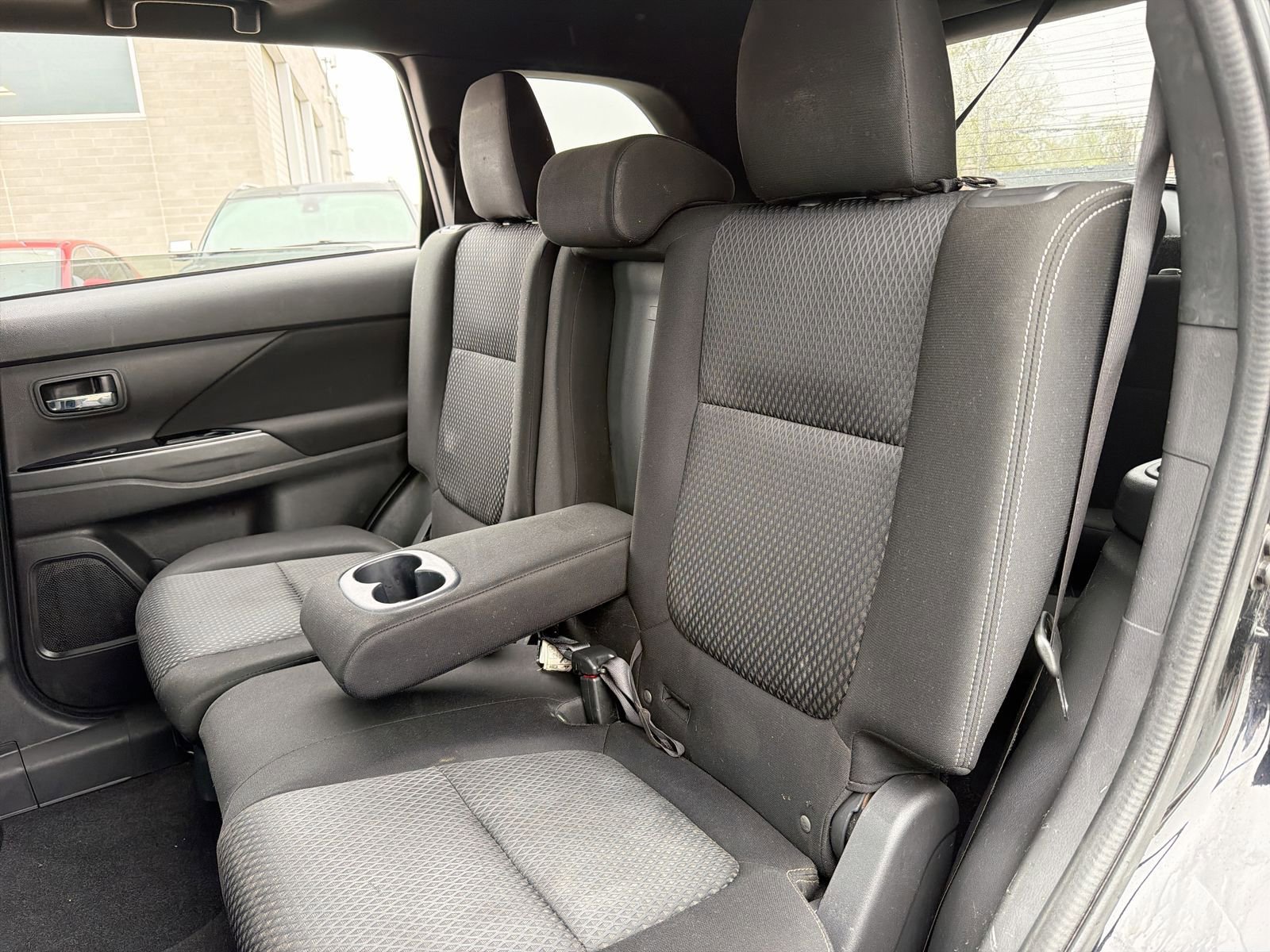 Used 2018 Mitsubishi Outlander LE image 22