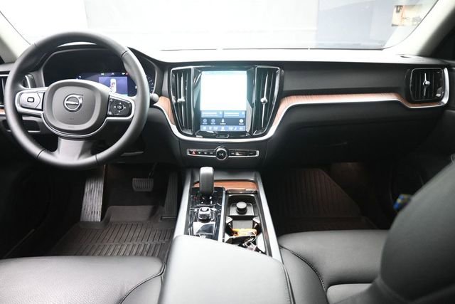 Certified 2025 Volvo S60 B5 Plus AWD/4WD image 9