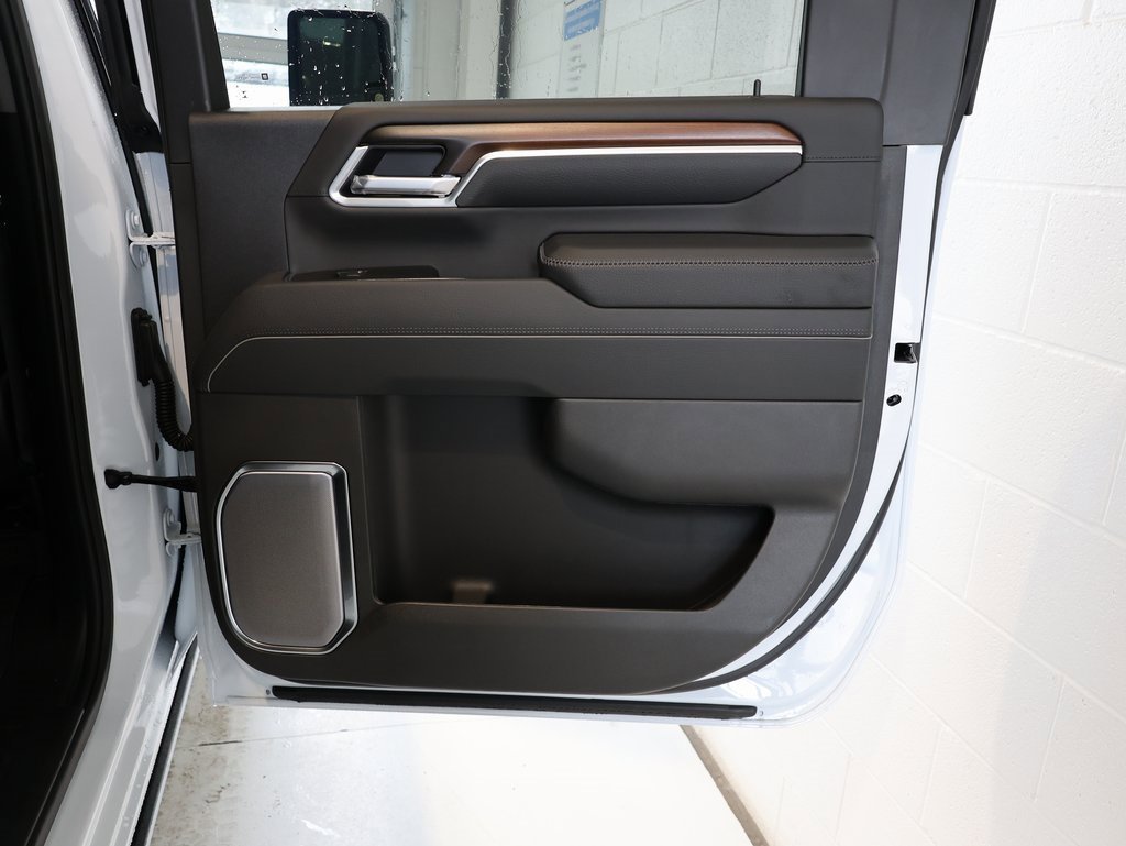 New 2026 GMC Sierra 3500 Denali w/ Denali Reserve Package image 40