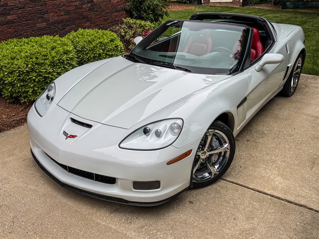 Used 2011 Chevrolet Corvette Grand Sport w/ Preferred Equipment Group RWD image 12