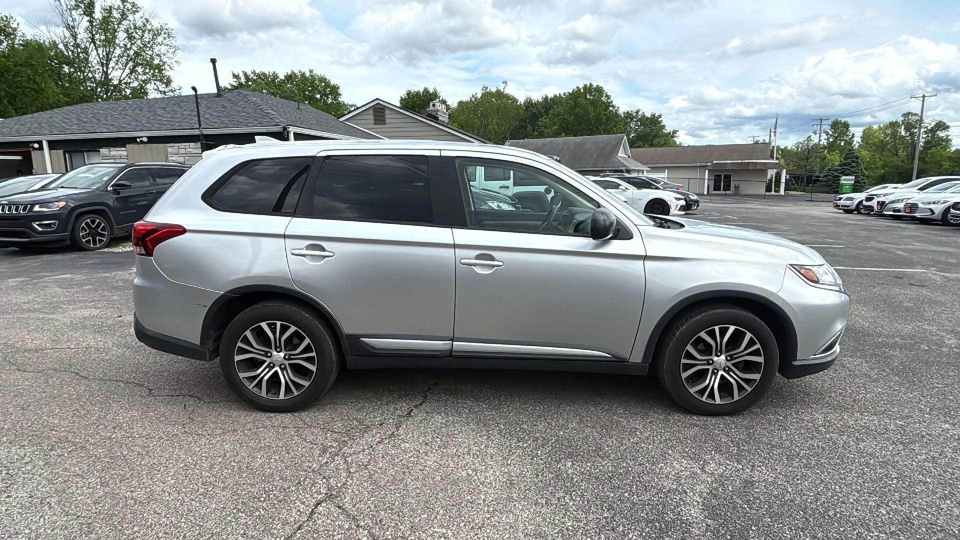 Used 2018 Mitsubishi Outlander ES FWD image 6
