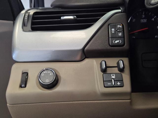 Used 2015 Chevrolet Suburban LT w/ Max Trailering Package RWD image 30