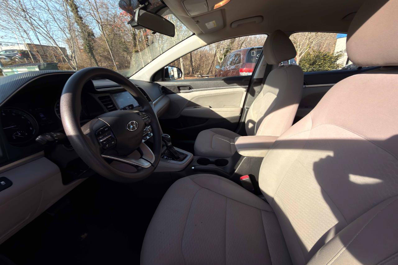 Used 2020 Hyundai Elantra SEL FWD image 15