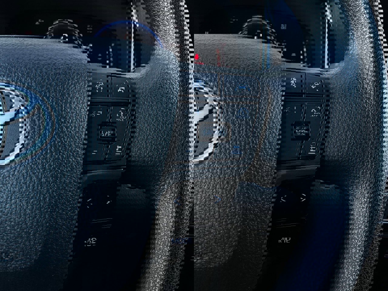 Used 2025 Toyota Camry LE image 33