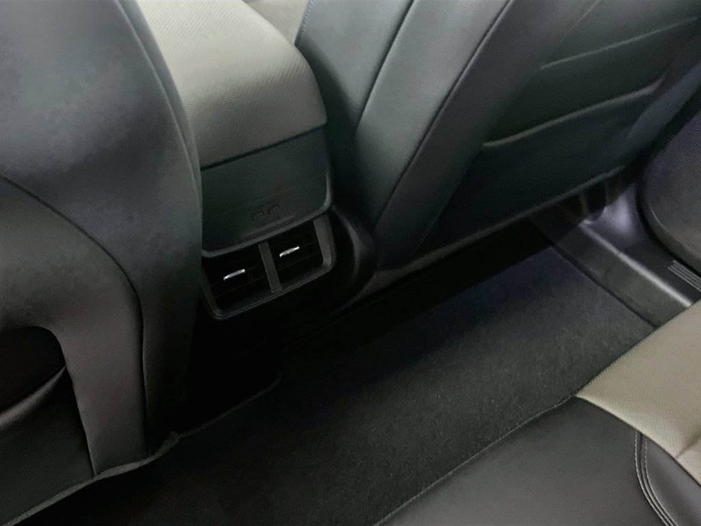Used 2025 Chevrolet Equinox LT w/ Convenience Package II FWD image 24