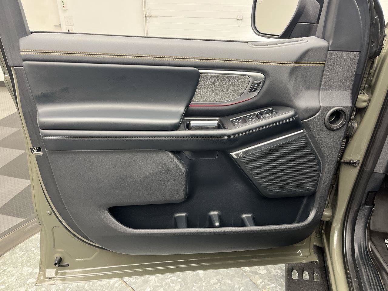 Used 2025 Ford Expedition Tremor AWD/4WD image 11