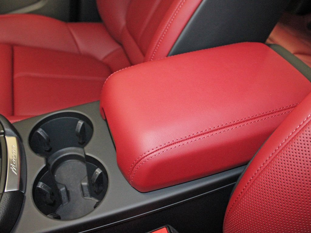 Certified 2026 Porsche Macan AWD/4WD image 31