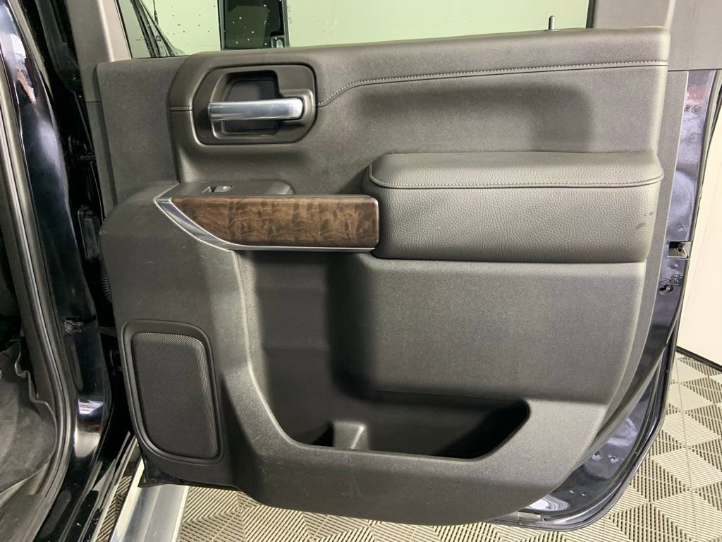 Used 2020 GMC Sierra 3500 Denali w/ Denali Ultimate Package image 12