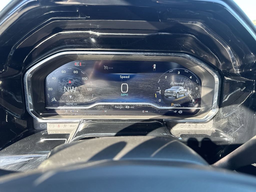 Used 2024 Chevrolet Silverado 1500 LT image 15