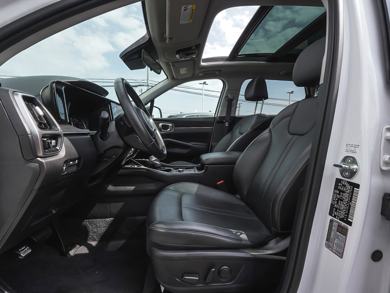 Used 2023 Kia Sorento S w/ Panoramic Sunroof Package image 31