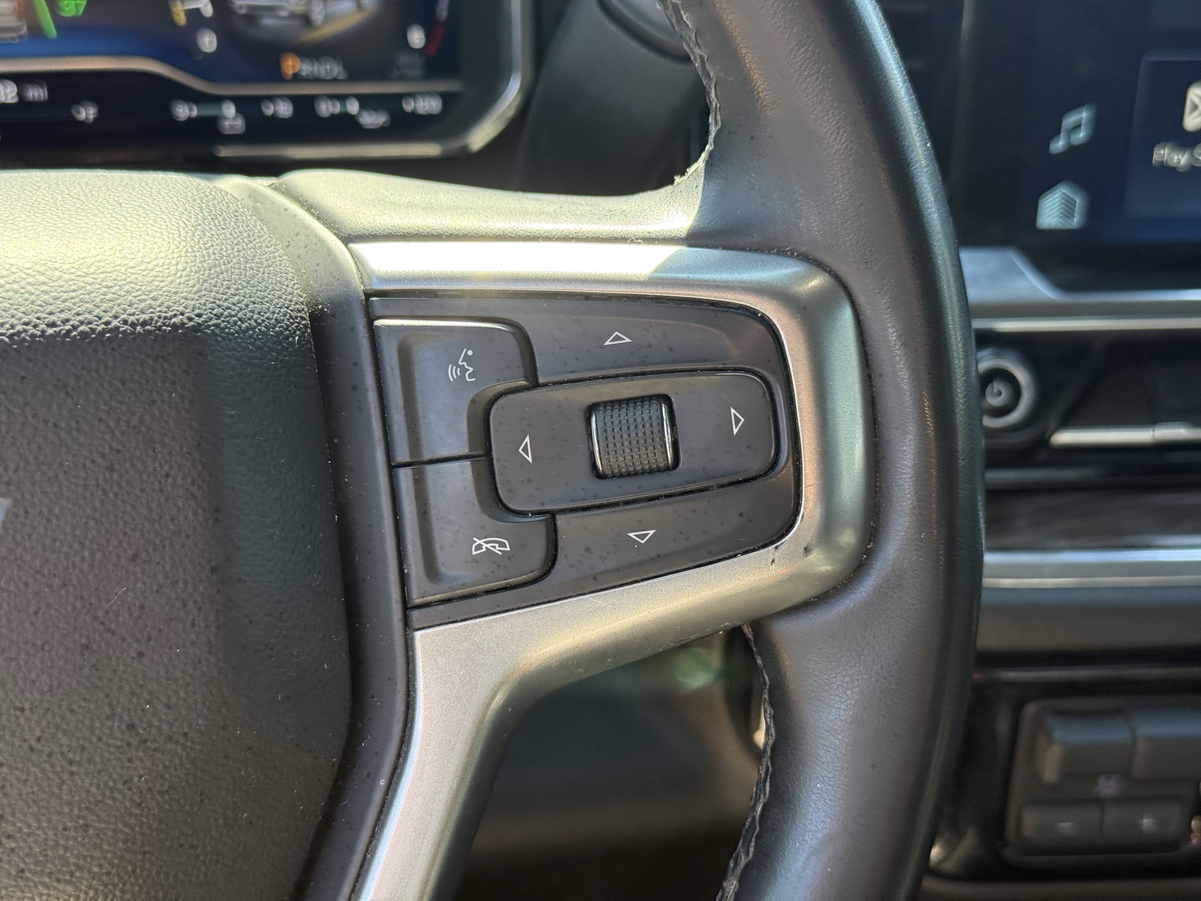 Used 2025 Chevrolet Silverado 1500 LT AWD/4WD image 16