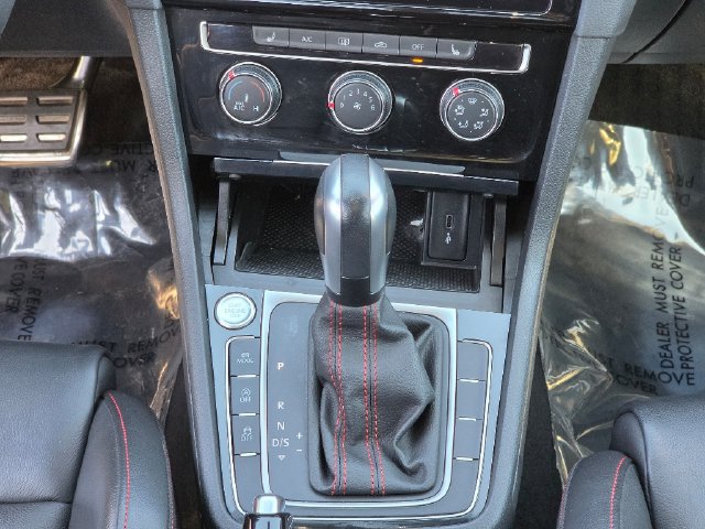 Used 2021 Volkswagen GTI SE FWD image 29