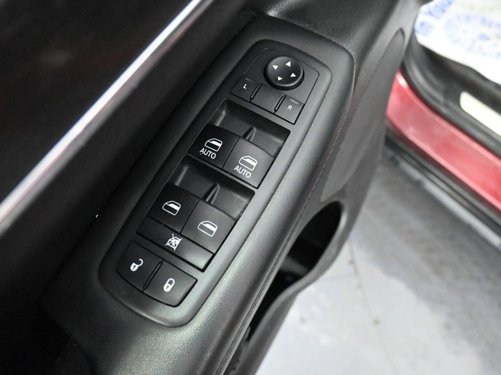 Used 2018 Jeep Grand Cherokee Limited w/ Trailer Tow Group IV image 30