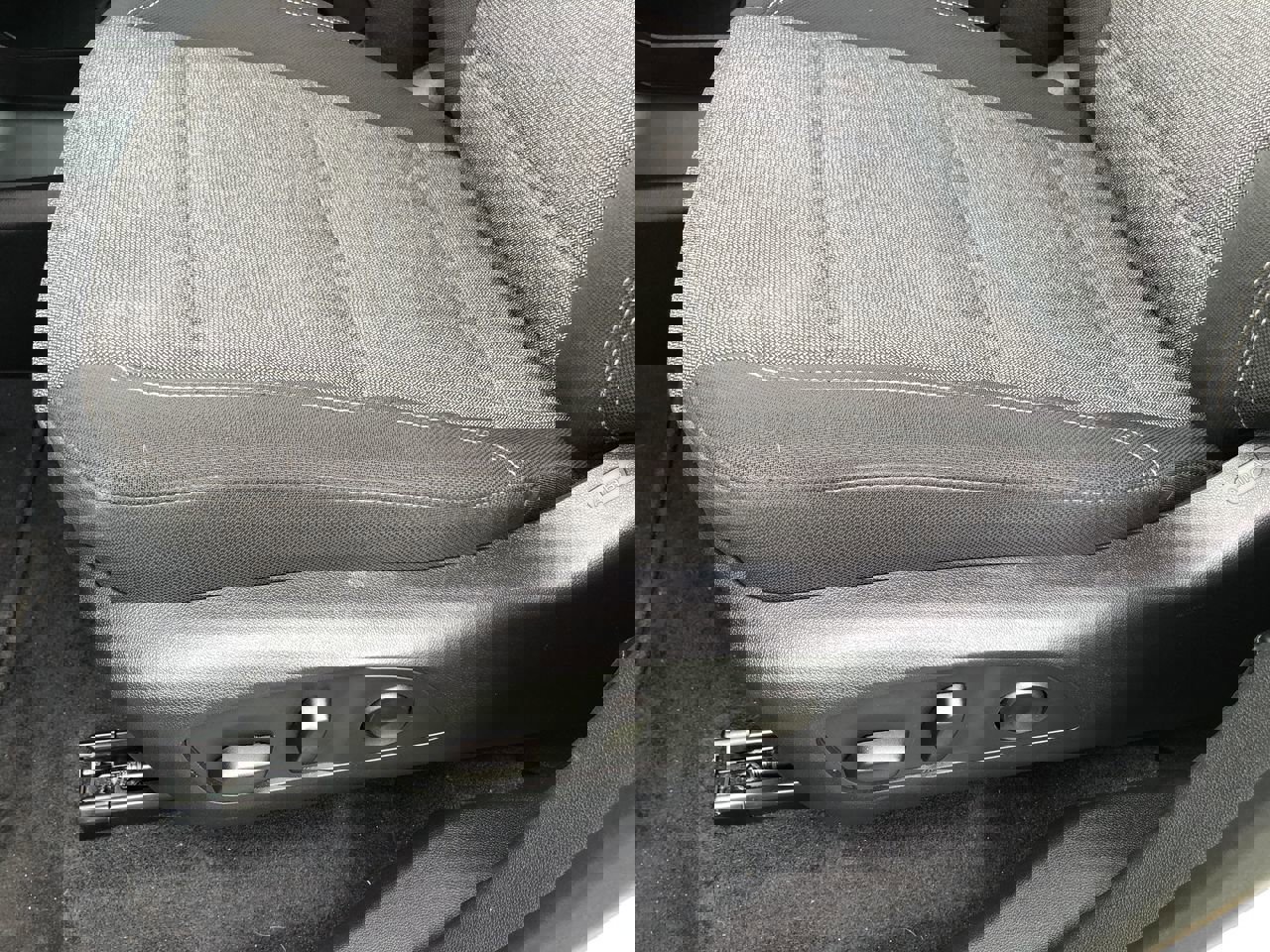 Used 2025 GMC Acadia Elevation image 16