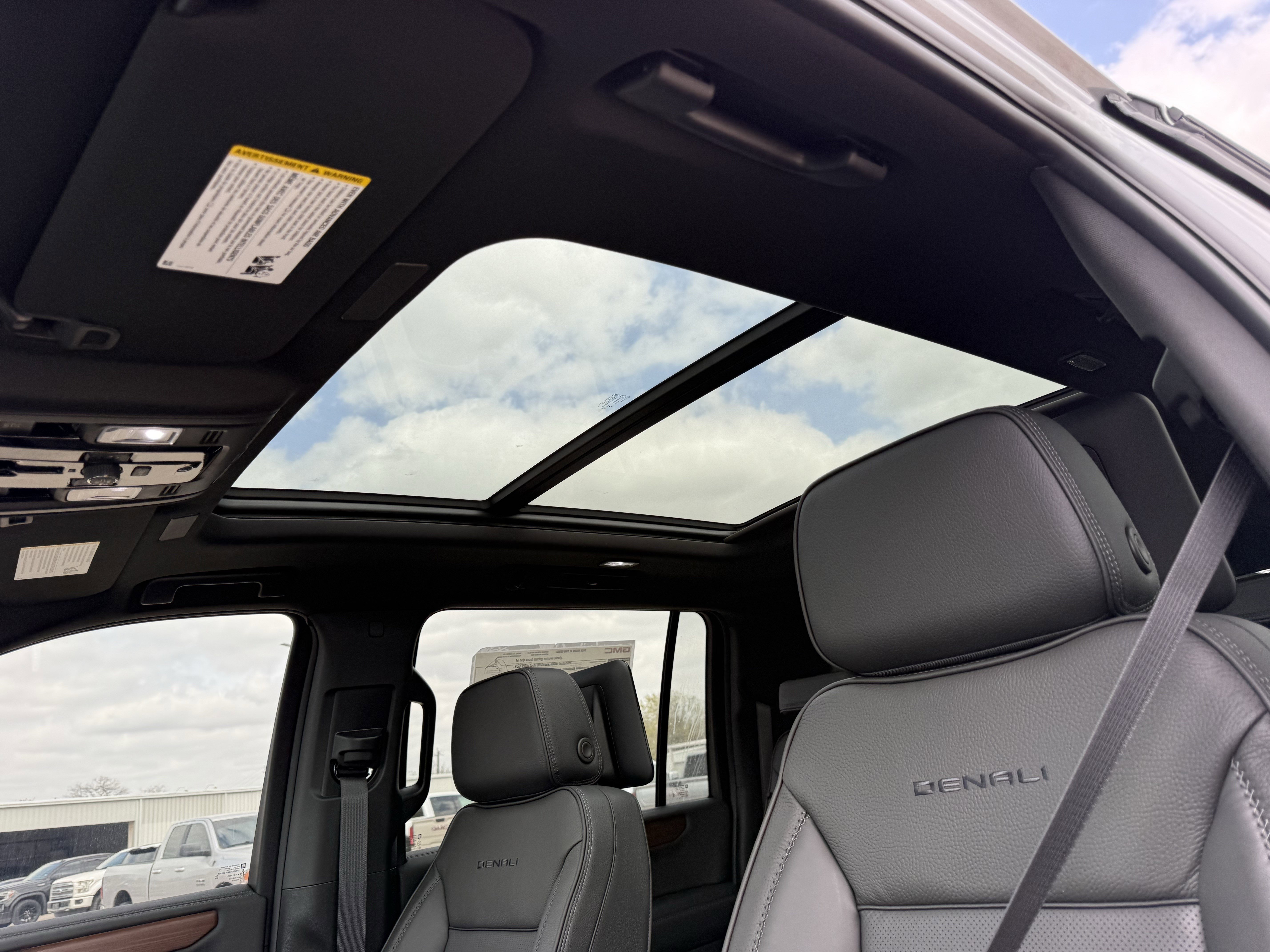 New 2026 GMC Yukon XL Denali w/ Denali Reserve Package image 20
