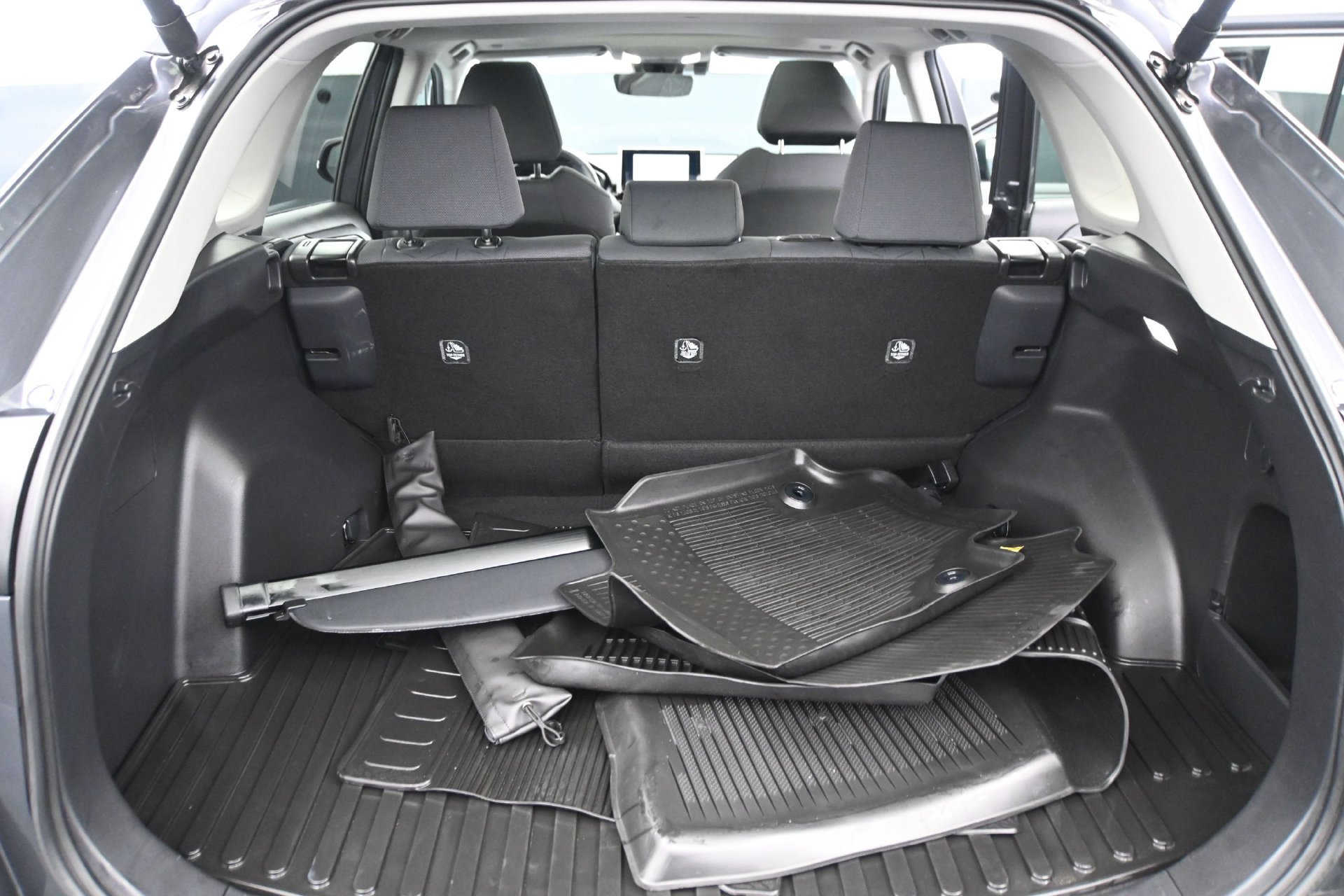 Used 2025 Toyota RAV4 XLE w/ Convenience Package AWD/4WD image 15