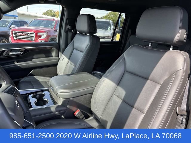 Used 2025 Chevrolet Suburban Z71 image 39