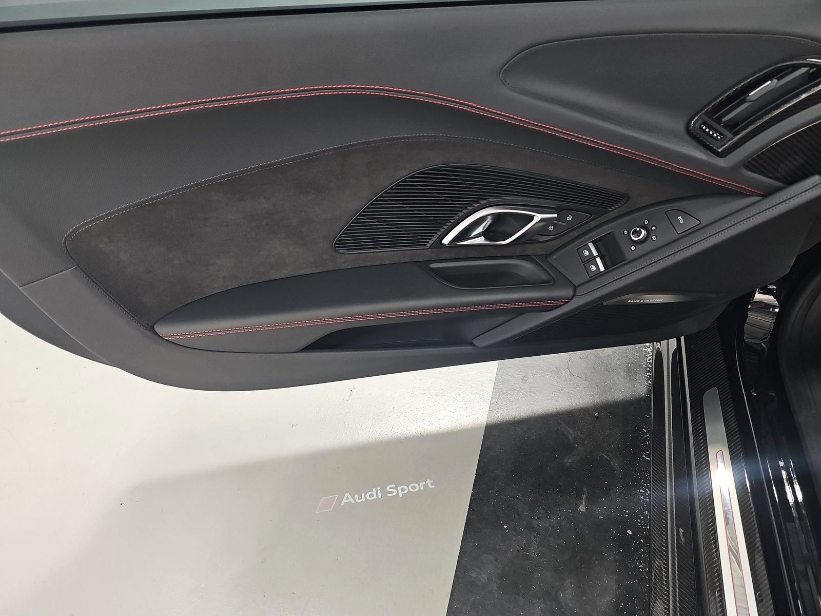 Used 2023 Audi R8 V10 GT RWD image 12