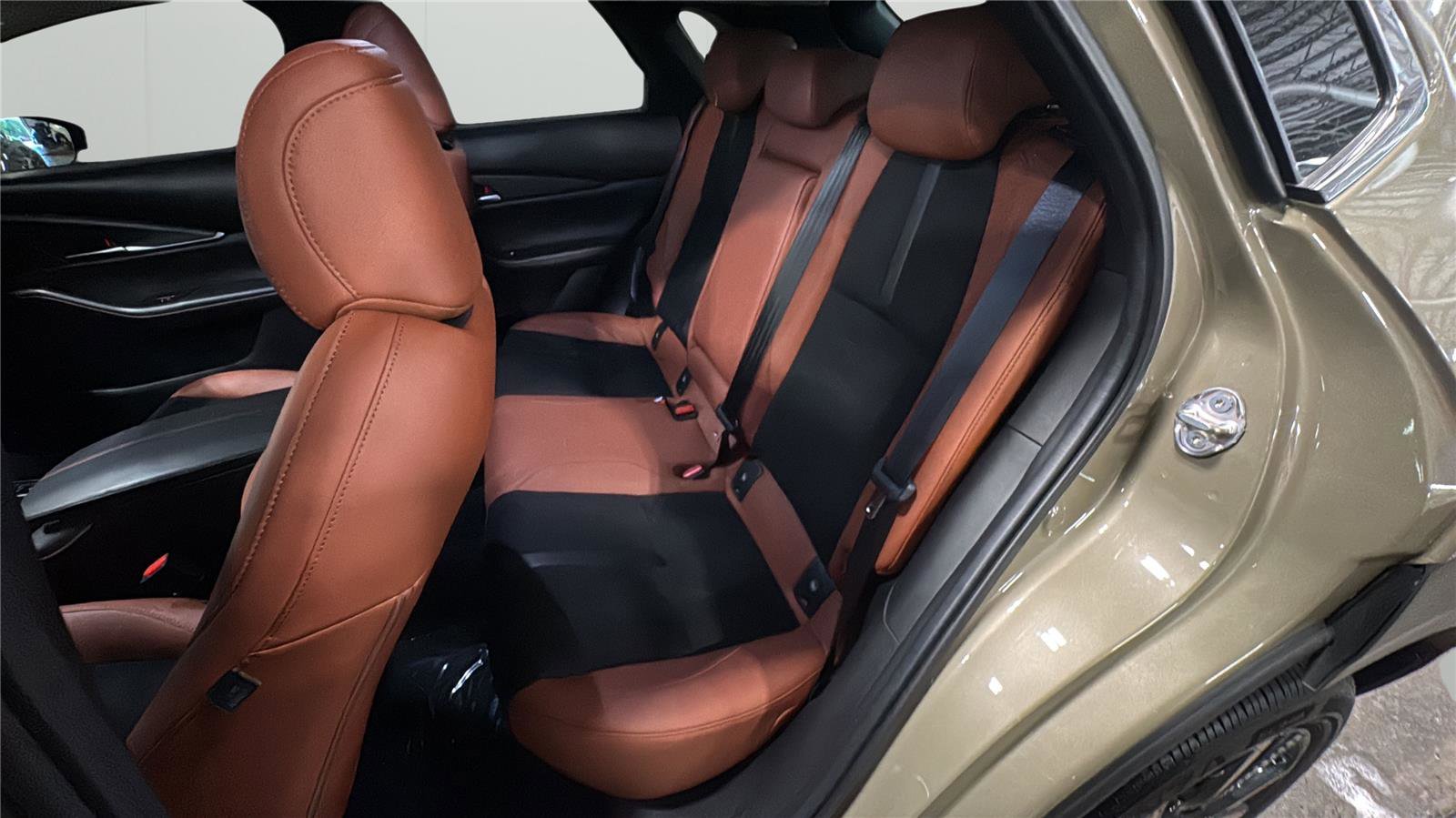 Used 2024 MAZDA CX-30 Carbon image 11