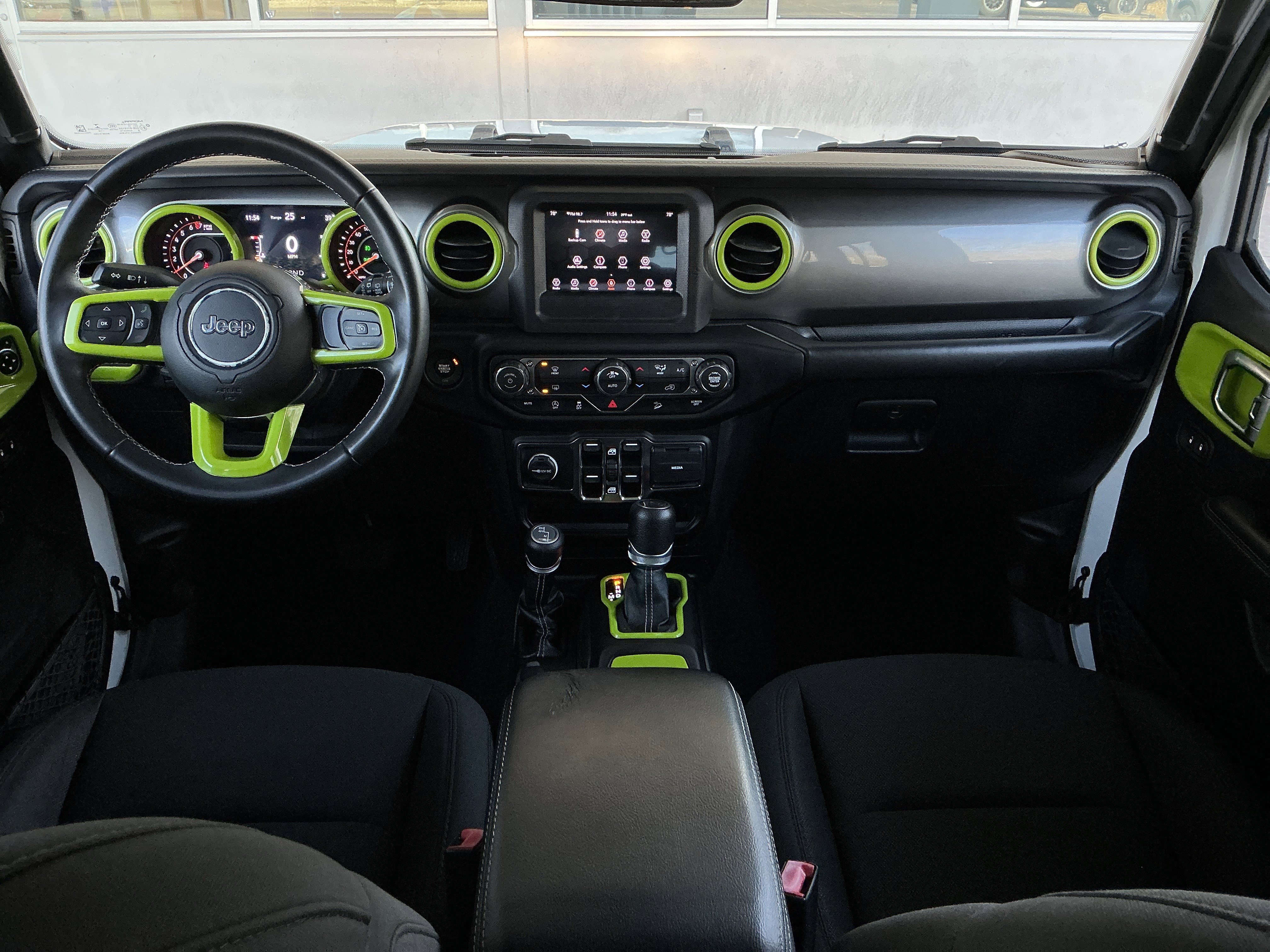 Used 2019 Jeep Wrangler Unlimited Sahara image 4