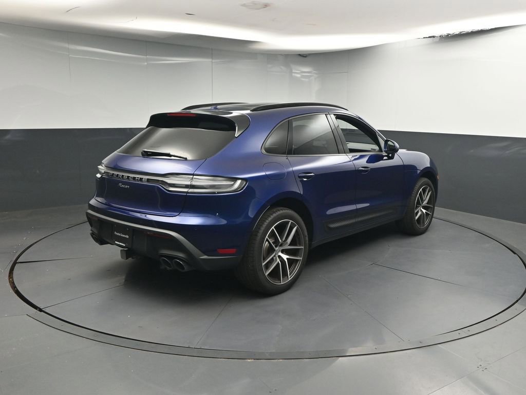 Used 2025 Porsche Macan AWD/4WD image 26