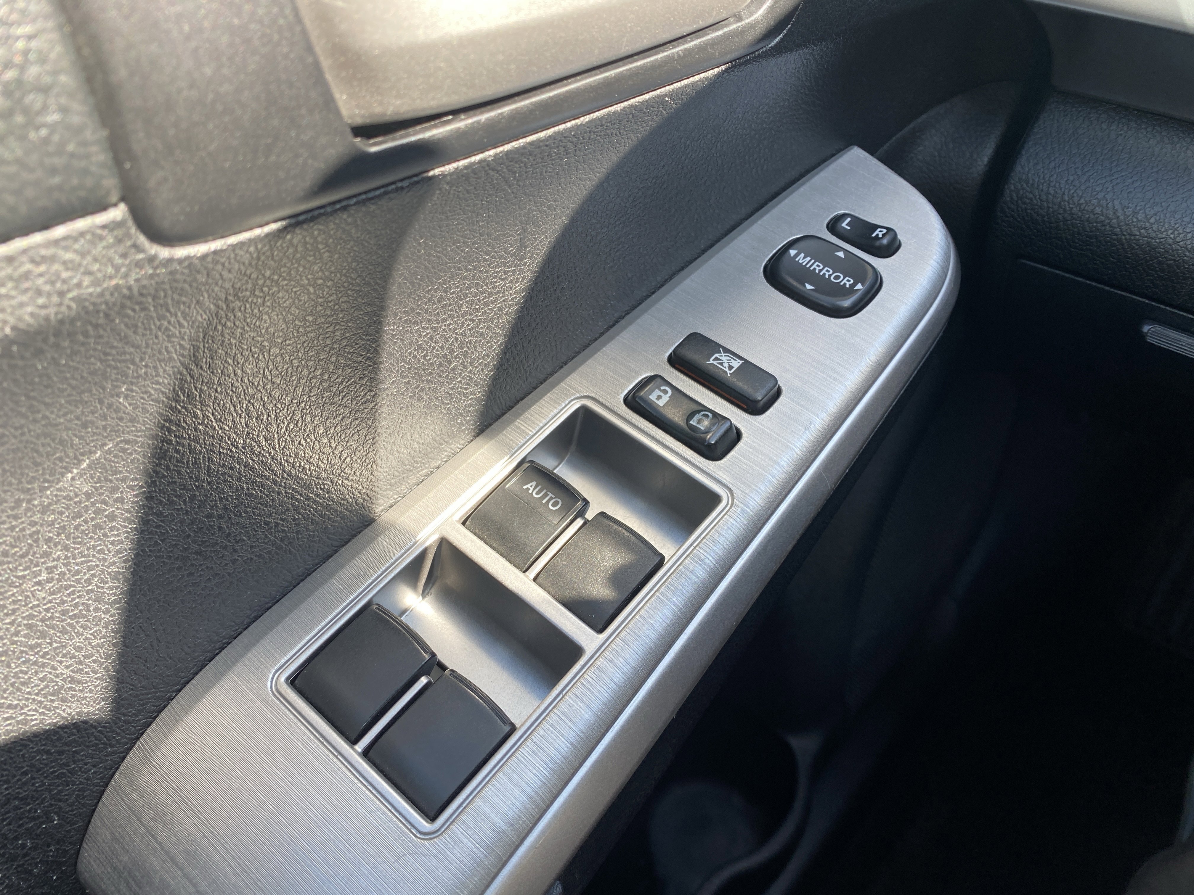 Used 2012 Toyota Camry SE image 17