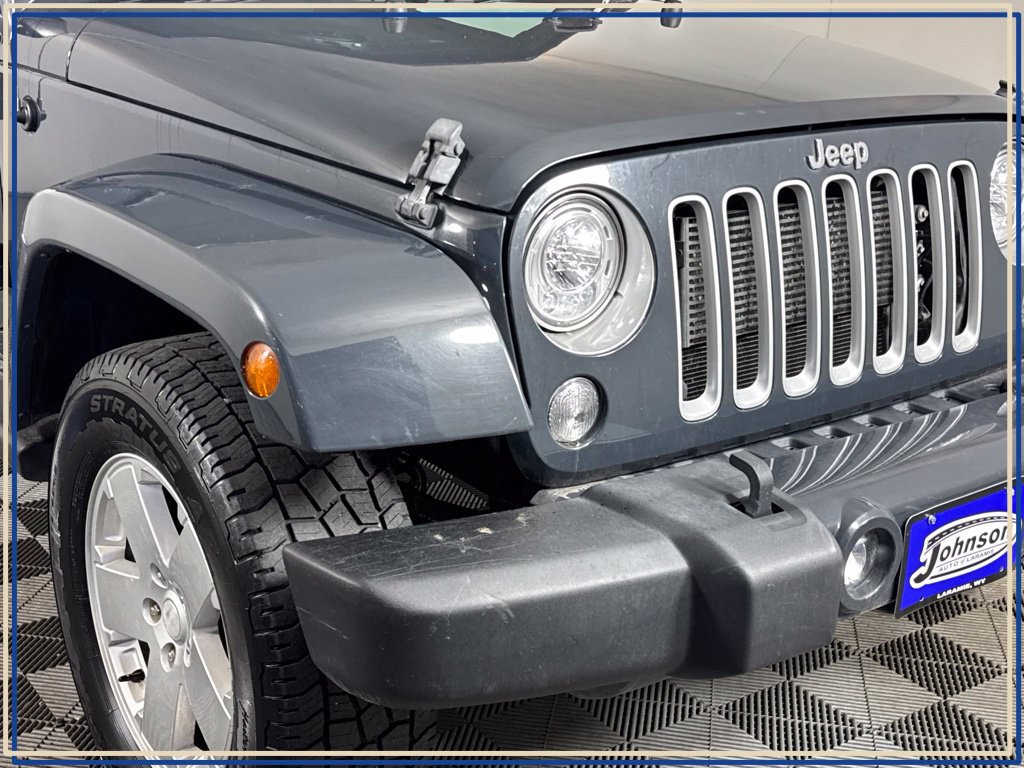 Used 2018 Jeep Wrangler Unlimited Sahara w/ Connectivity Group AWD/4WD image 5