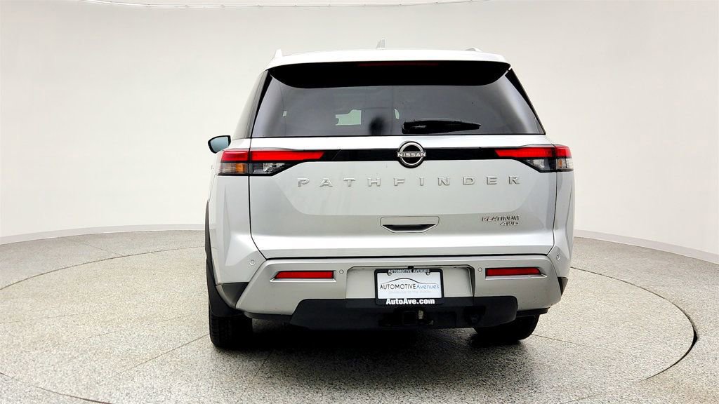 Used 2023 Nissan Pathfinder Platinum image 6